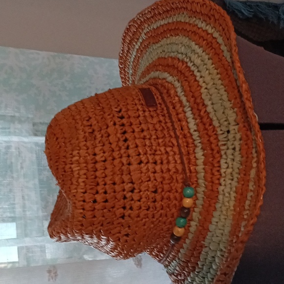 ROXY Sun Hat 🌞🦩 - Picture 2 of 8